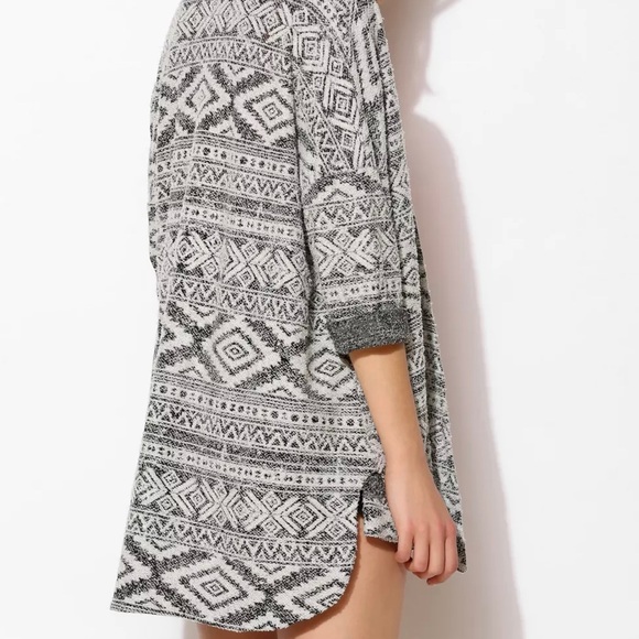 NWOT Urban Outfitters Ecote Medium Geo-Print Open-Front Cardigan - Picture 5 of 12